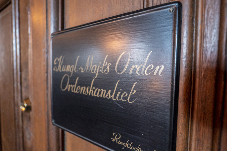 Door sign, The Chancery of the Royal Orders of Knighthood. Photo:Jonas Borg/Kungl. Hovstaterna